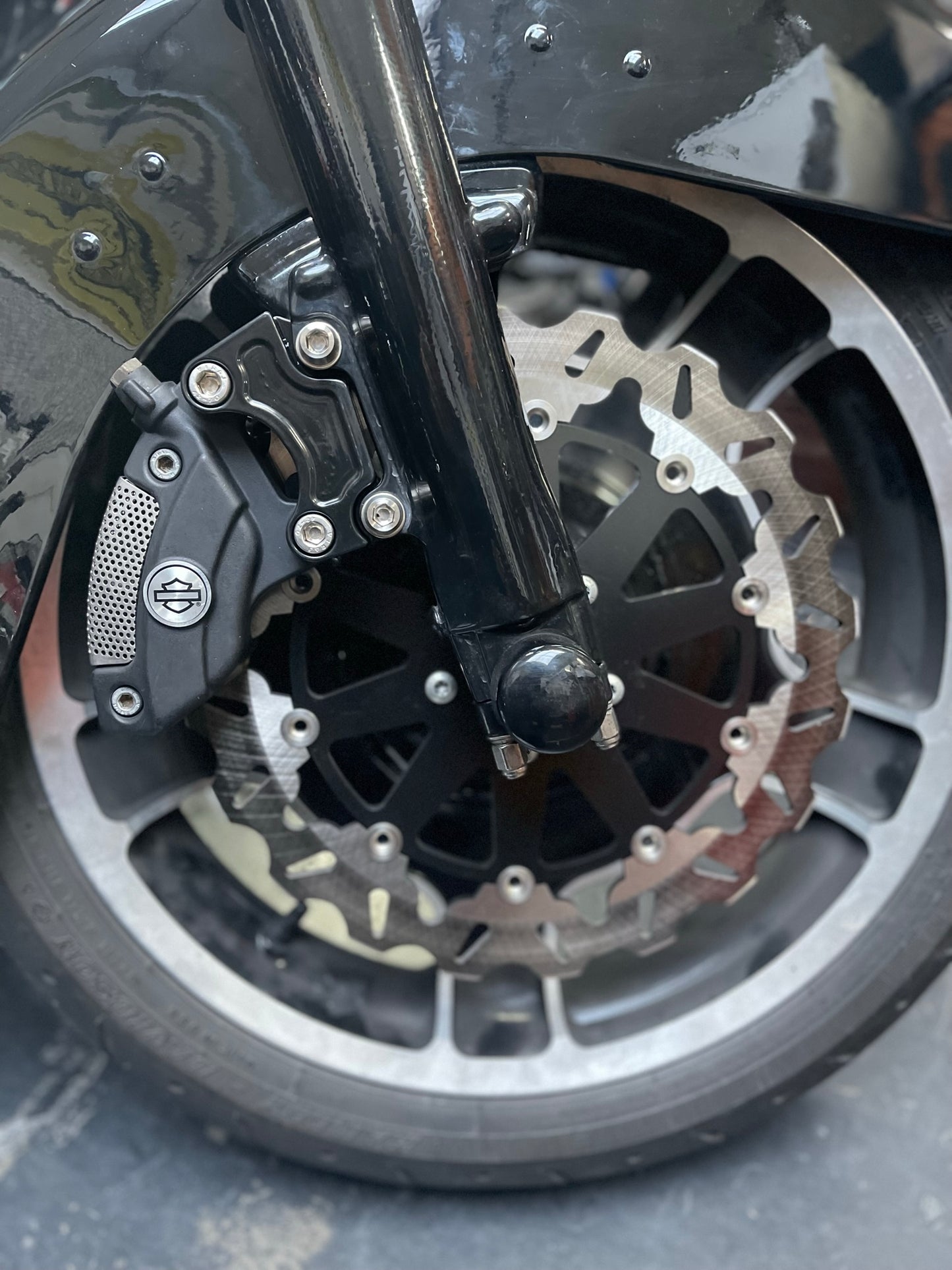 Original front caliper adapter for HD Touring 09-22